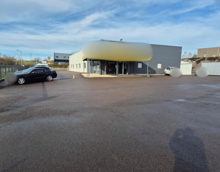 5418e5c4-a7c6-4190-b05f-3c37745d8964 flou